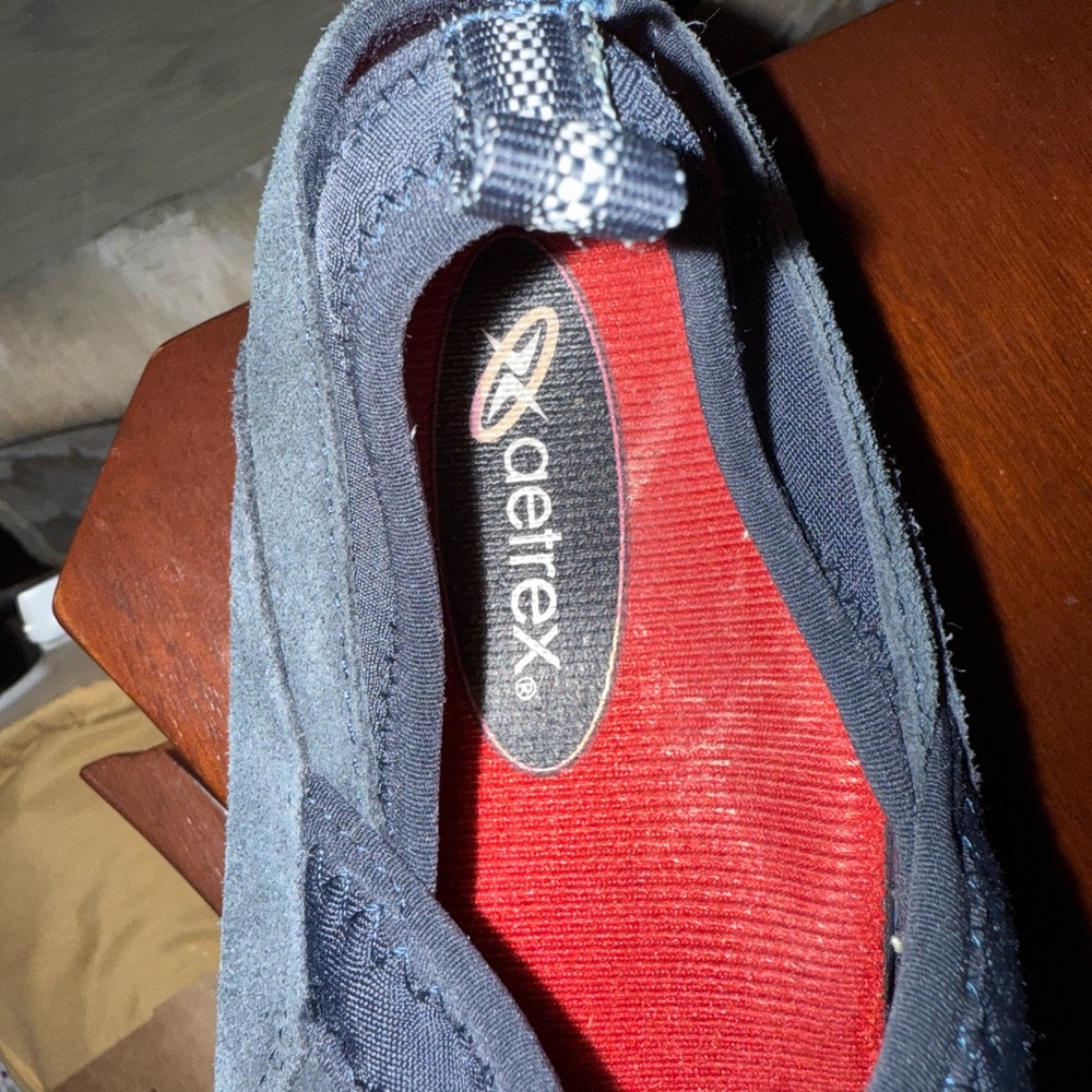 Aetrex Women's Navy Slip-On Athletic Shoes Size 7.5 - Picture 2 of 5